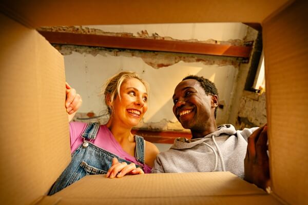 Koppel aan het werk tijdens een renovatie met Easykit